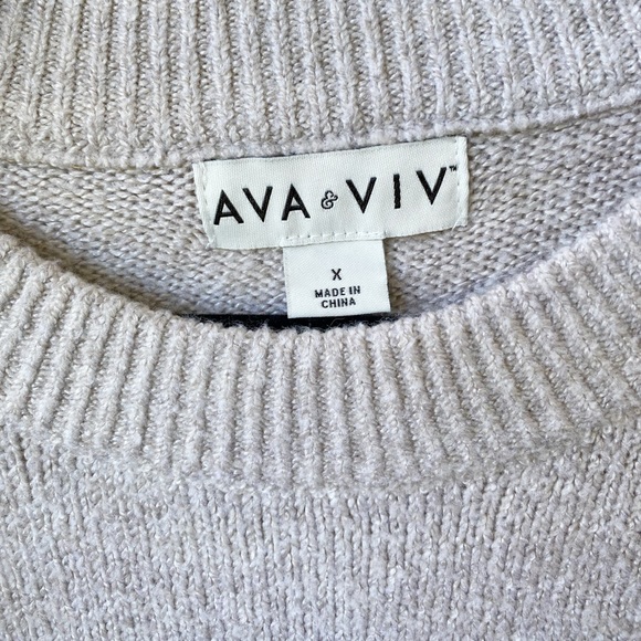 Ava & Viv Colorblock Sweater - Picture 7 of 9